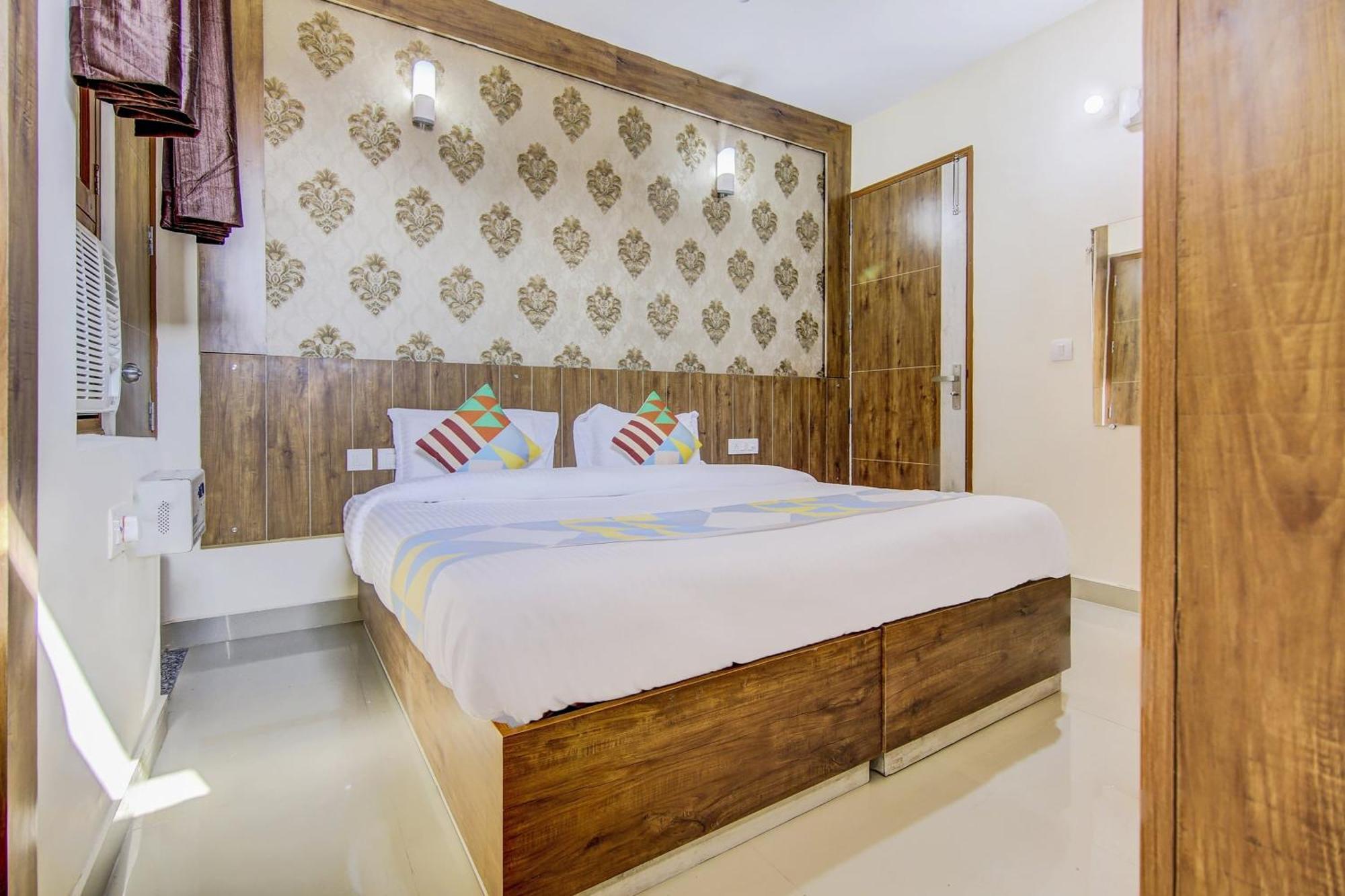 Hotel Collection O 77421 Near Medanta hospital Gurgaon Exterior foto