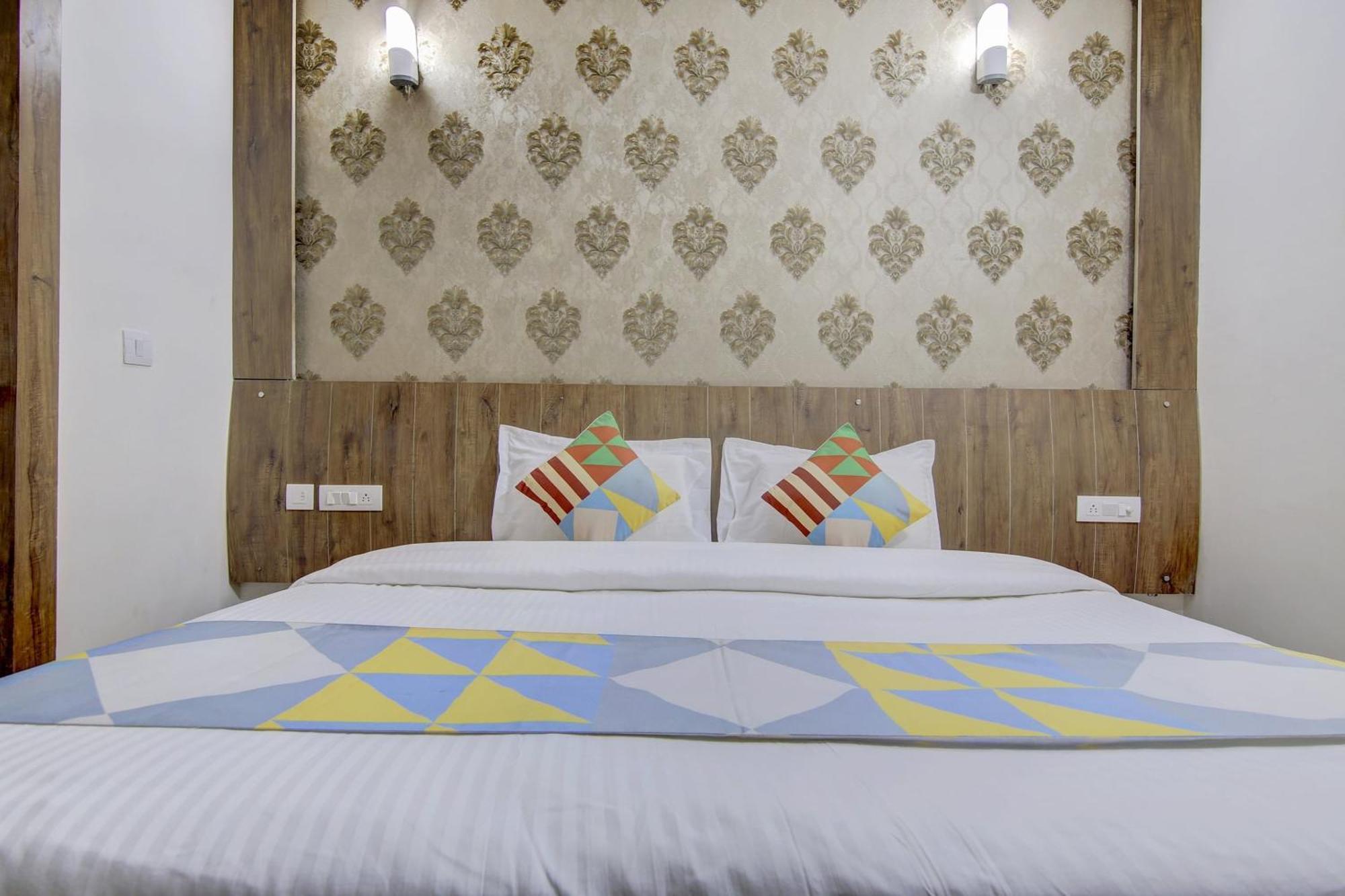 Hotel Collection O 77421 Near Medanta hospital Gurgaon Exterior foto